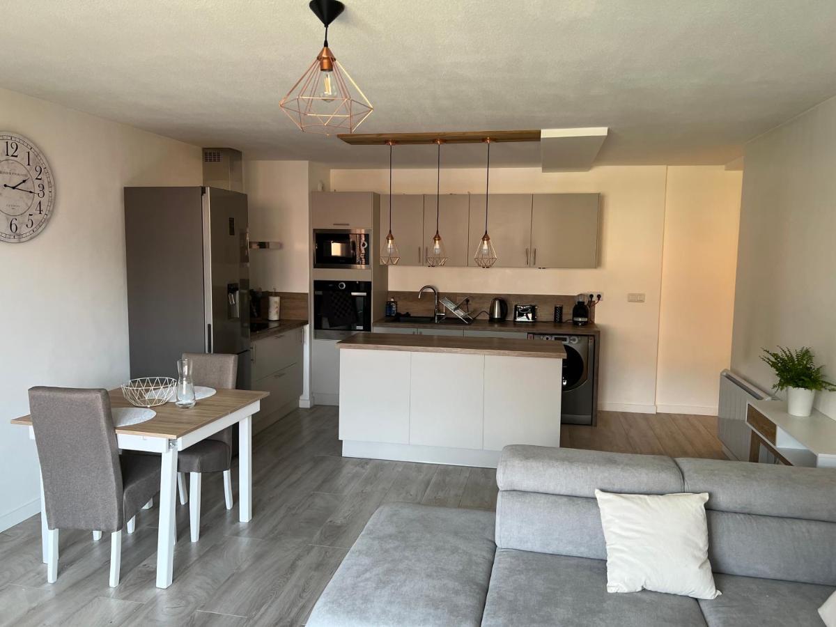 Appartement Entre Lacs, Montagnes Et Stations De Ski บอนน์วิลล์ ภายนอก รูปภาพ